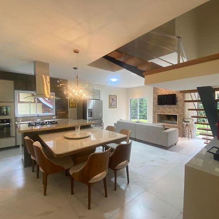 Hostyn Casa Manancial -4 Suites E Natureza Proxima Ao Capivari Campos do Jordão Exteriör bild